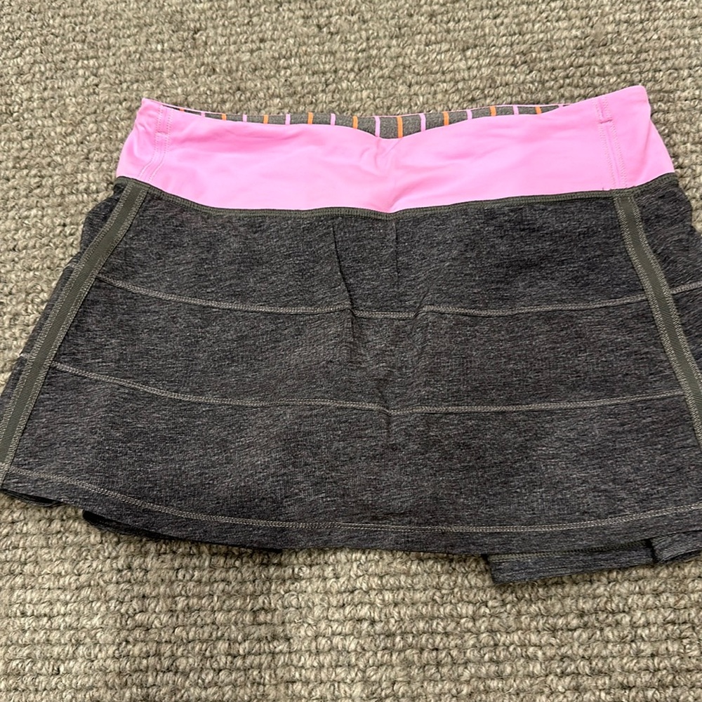 Lululemon space Rival Skirt, never worn.